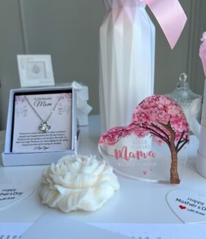 Muttertags-Geschenkset aus Trockenblumenstrauß, Schmuck und Deko
