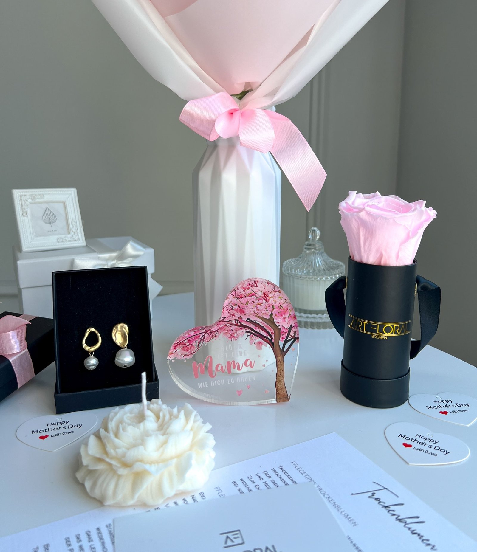 Muttertags-Geschenkset Harmonie Infnity Rosen, Ohrringe, Kerze
