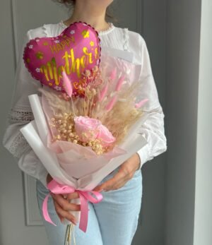 Trockenblumenstrauß mit Infinity Rosen Muttertag und Luftballon