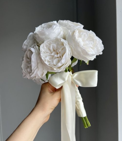 Hochzeitsstrauß pfingstrosenartige Rosen weiß