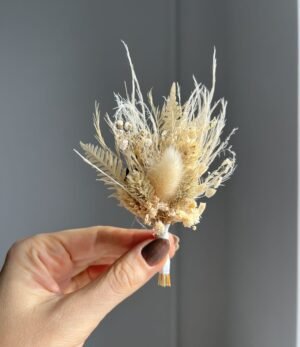 Boho Boutonniere für den Bräutigam – Trockenblumen in Naturfarben