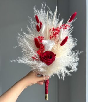 Trockenblumen Brautstrauß mit roter und weißer Rose, Pampasgras und Naturtrockenblumen