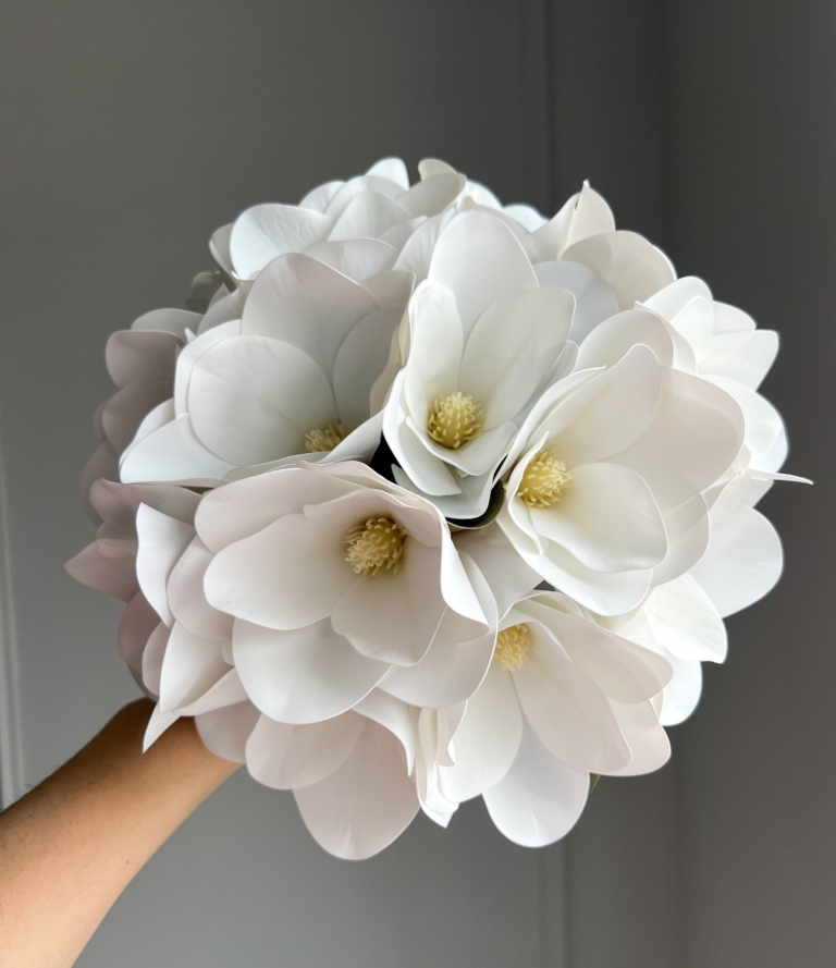 Brautstrauß Weiße Magnolie – stilvoller Hochzeitsstrauß