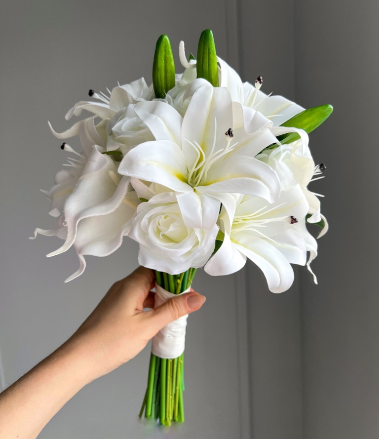 Künstlicher Brautstrauß Lilien & Rose in Weiß