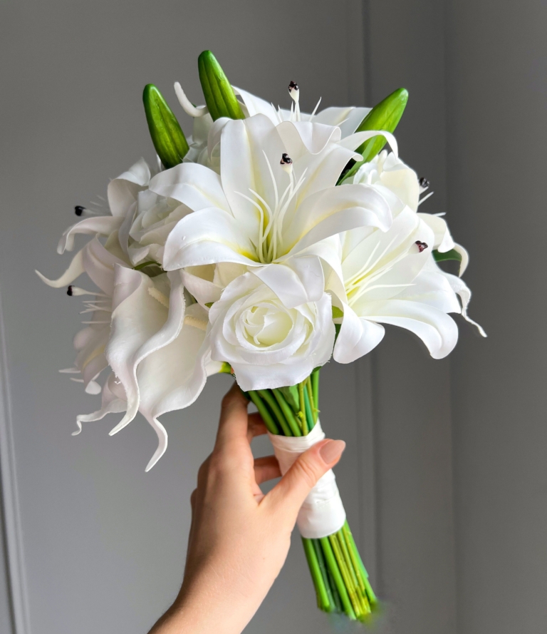 Brautstrauß Lilien & Rose für eine stilvolle Hochzeit