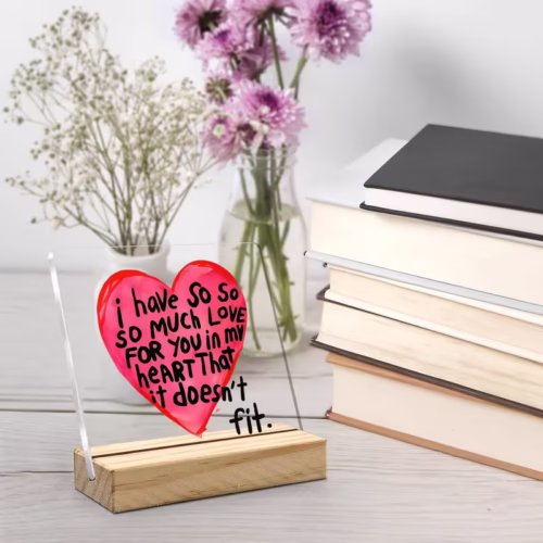 Dekorative Acryltafel mit romantischem Spruch