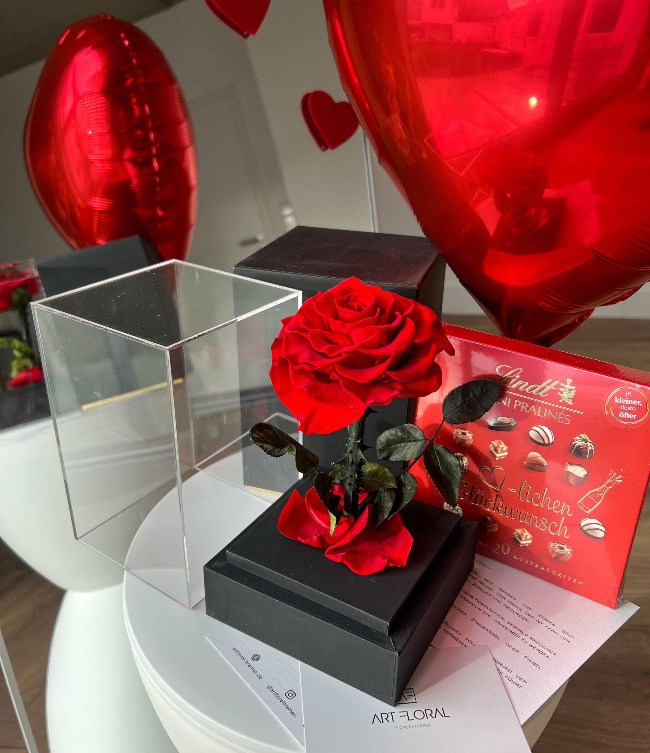 Geschenkset Dark Love mit ewiger roter Herz-Rose