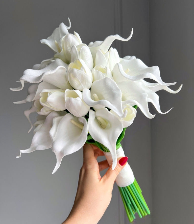 Kunstblumen Hochzeitsstrauß Tulpen Calla elegant gebunden