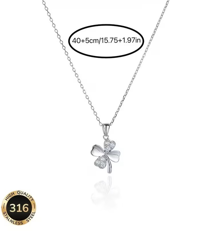 Elegante 925er Silberkette auf Geschenkbox