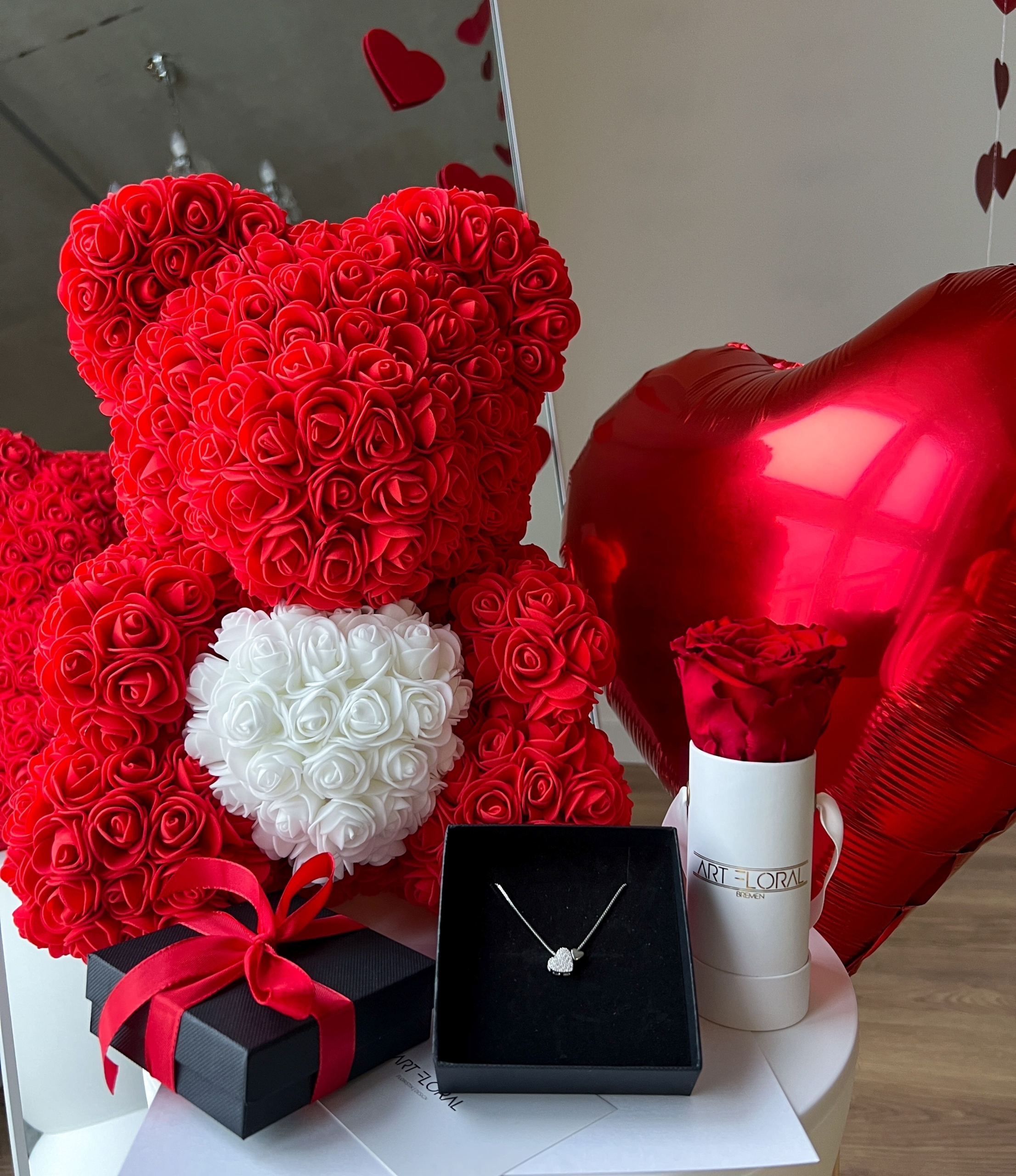 Geschenkset Red Romance Geschenkset „Red Romance“ mit Rosenbär, Herzballon, Ewiger Rose und Silberkette
