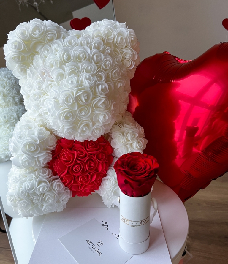 Roter Herzballon mit Helium im Geschenkset