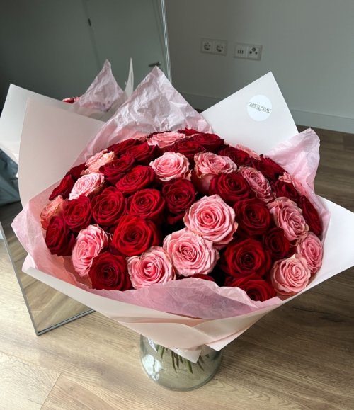 Romantischer Blumenstrauß "Rosige Liebe" – Geschenk für besondere Anlässe