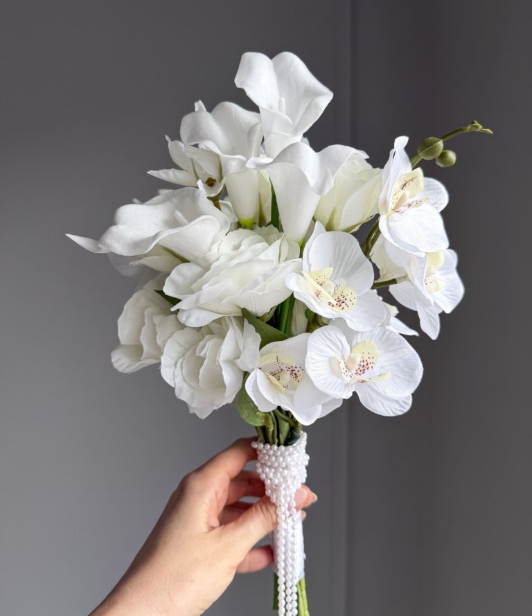 Kunstblumen Brautstrauß „Lisianthus & Orchideen“ mit weißen Blüten