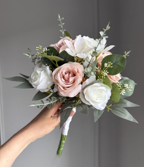 Kunstblumen Brautstrauß „Puder Garten“ mit Rosen und Lisianthus
