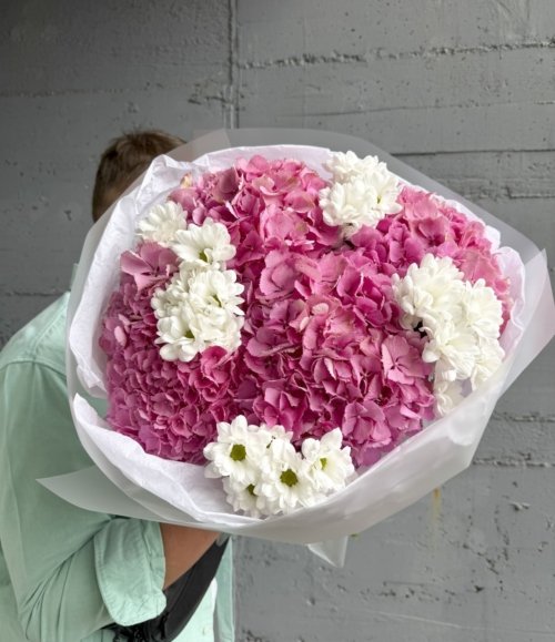 Blumenstrauß Rosa Wolke mit rosa Hortensie und weißer Chrysantheme