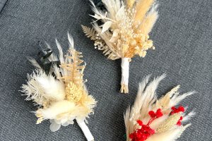 Bräutigam_Boutonniere_Rot_Weiß_3